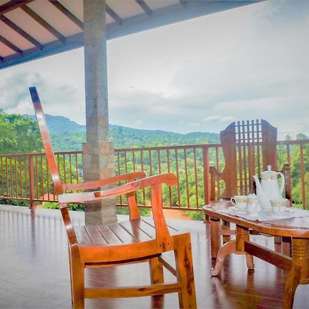 Rock Edge Residence Kandy Esterno foto
