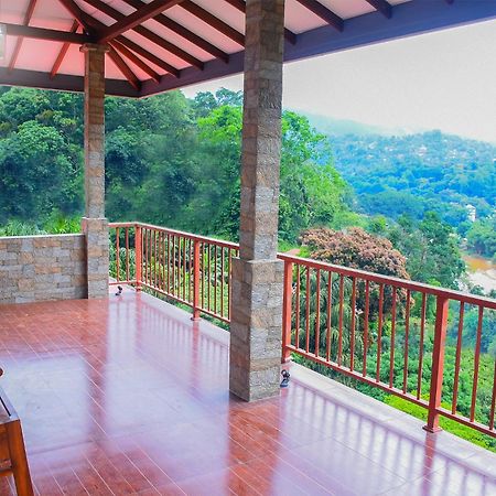 Rock Edge Residence Kandy Esterno foto