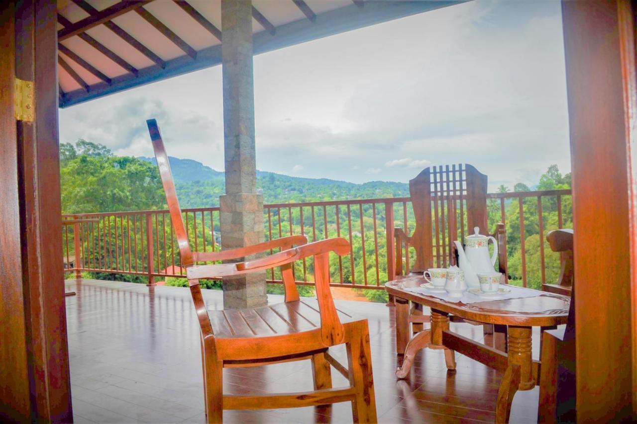 Rock Edge Residence Kandy Esterno foto