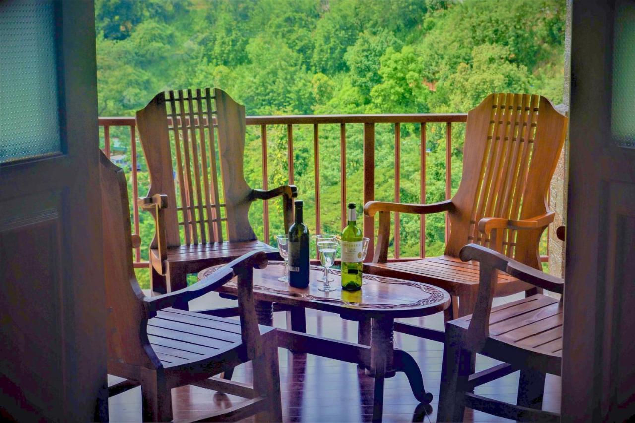 Rock Edge Residence Kandy Esterno foto