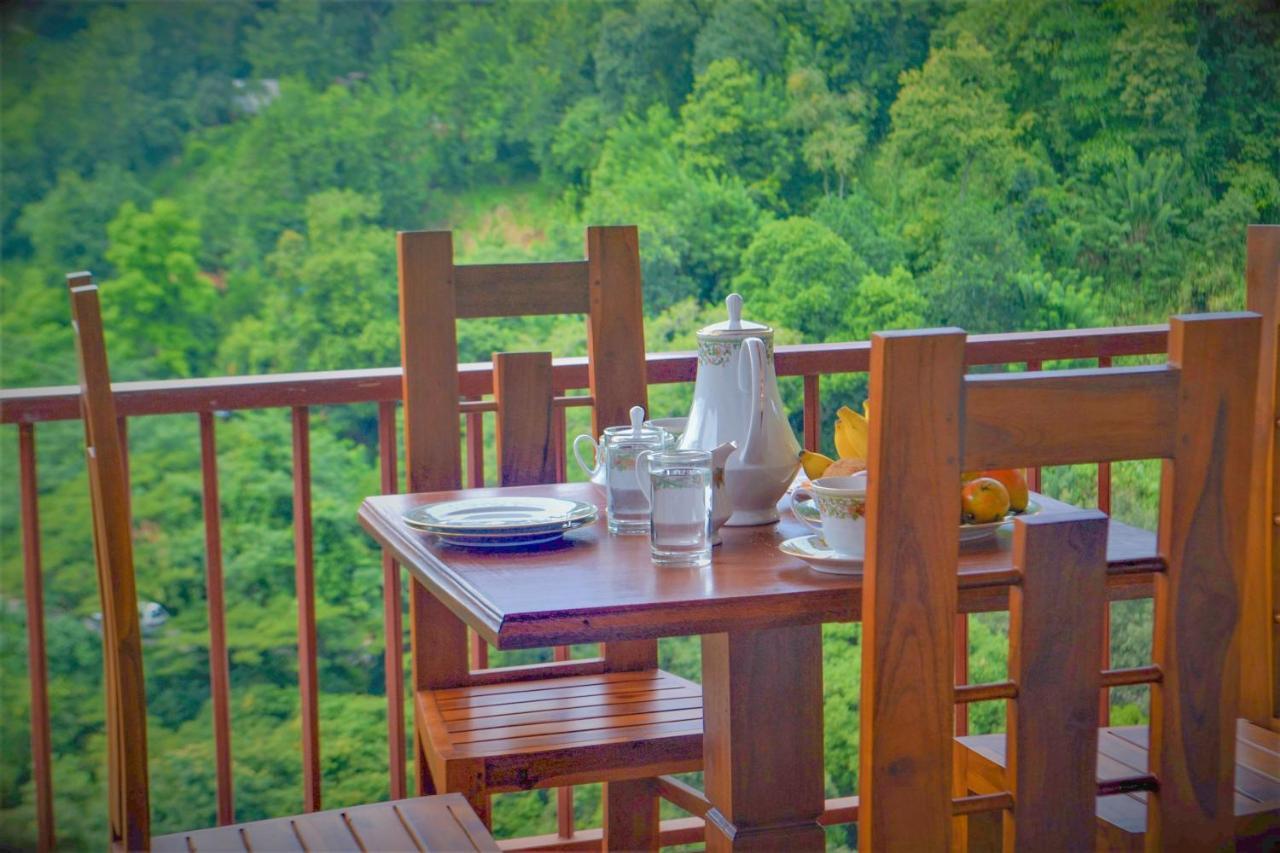 Rock Edge Residence Kandy Esterno foto
