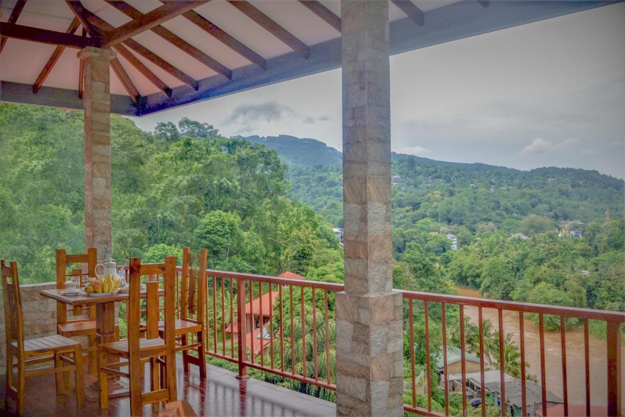 Rock Edge Residence Kandy Esterno foto