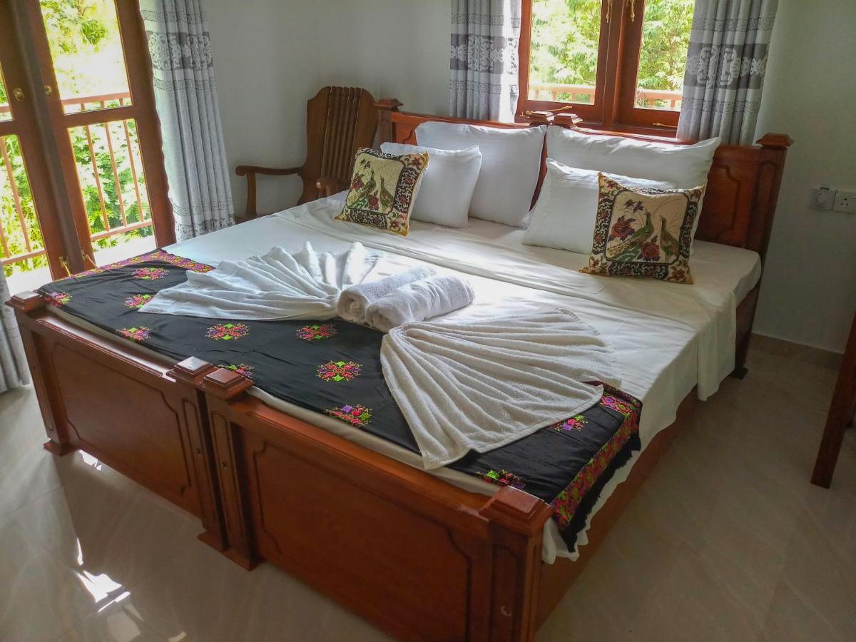 Rock Edge Residence Kandy Esterno foto