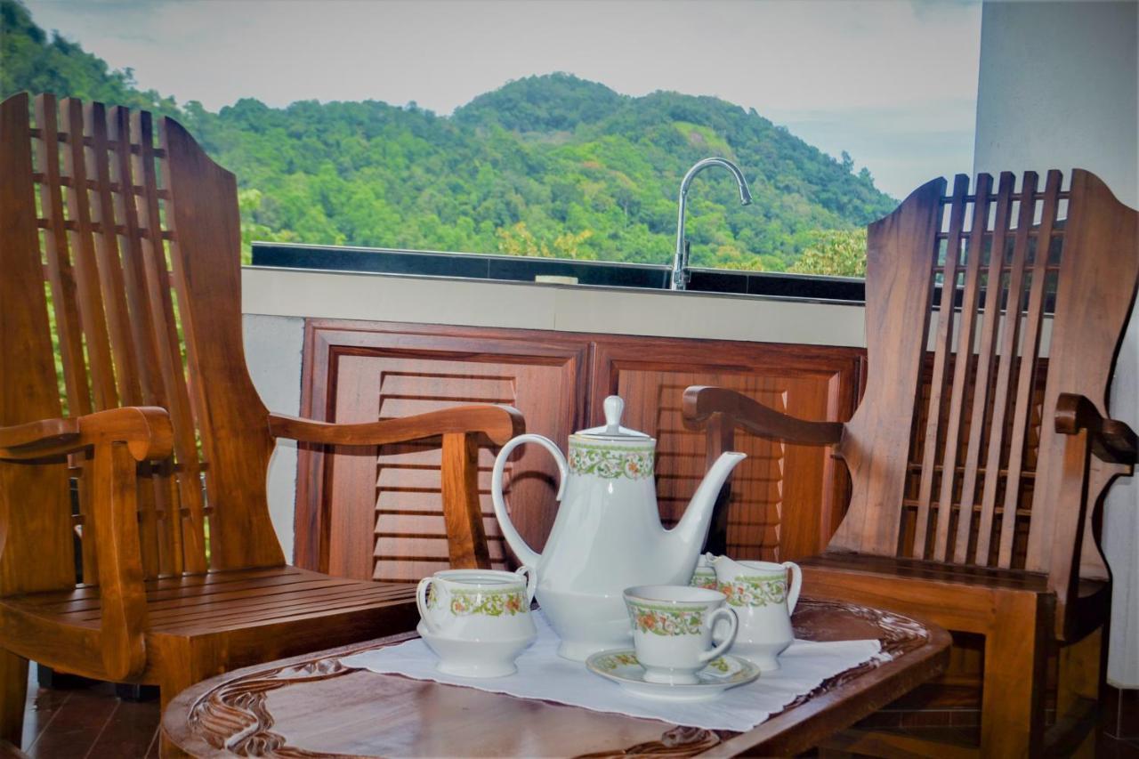 Rock Edge Residence Kandy Esterno foto